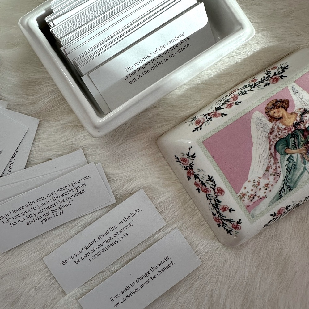 VINTAGE ANGEL TRINKET BOX WITH PAPER SCRIPTURES